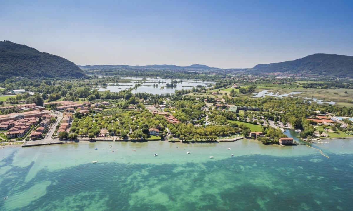 Estivo Premium Deluxe Mobile Homes On Camping Del Sole Village Iseo Exteriör bild