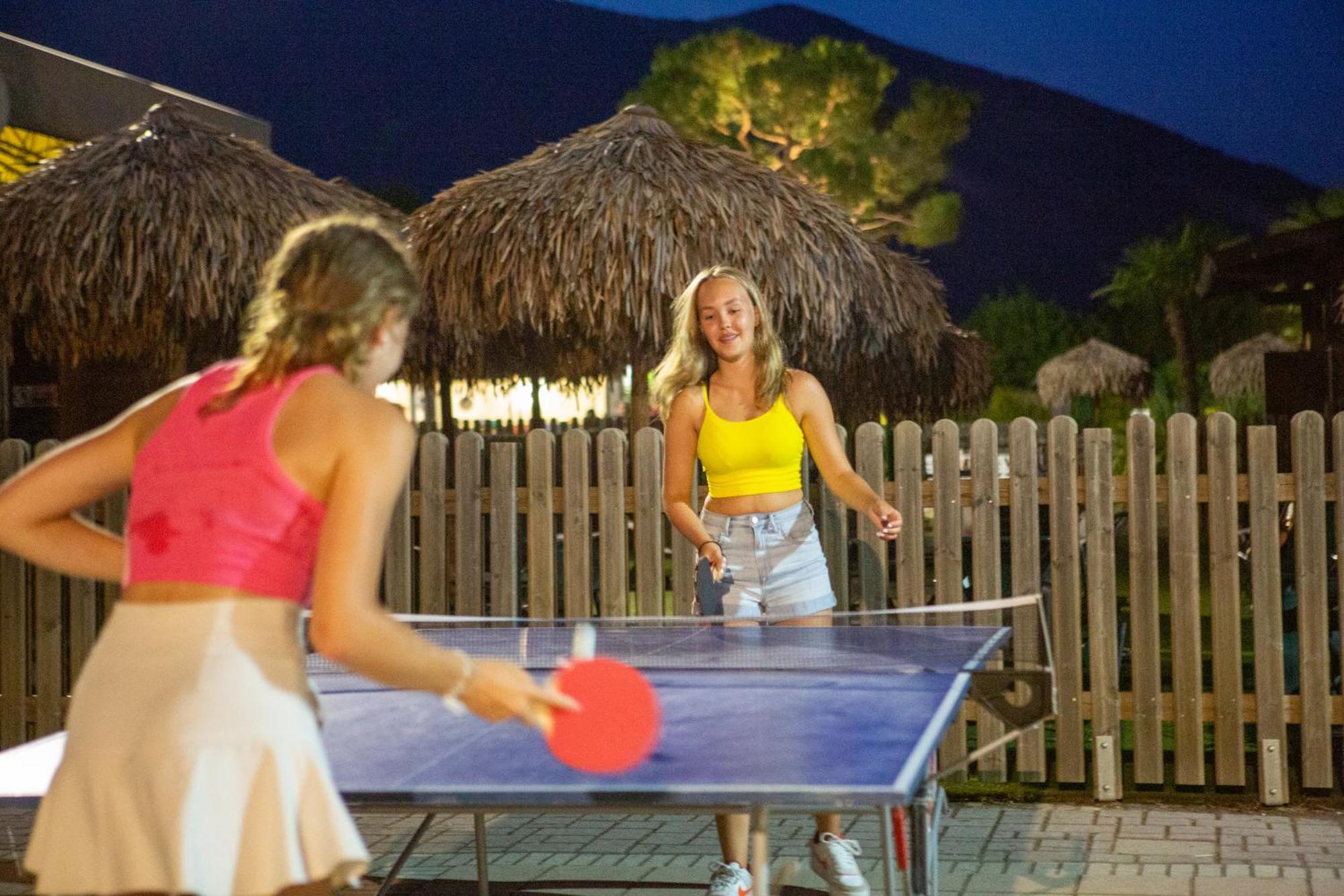 Estivo Premium Deluxe Mobile Homes On Camping Del Sole Village Iseo Exteriör bild