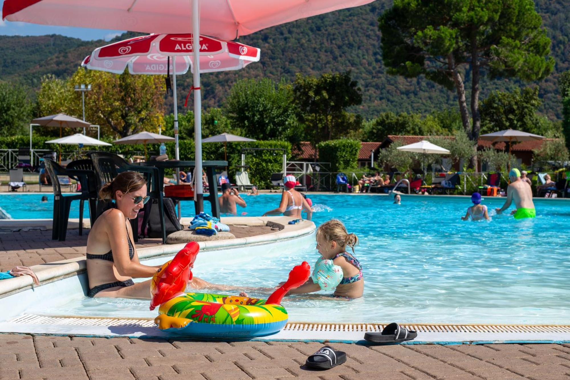 Estivo Premium Deluxe Mobile Homes On Camping Del Sole Village Iseo Exteriör bild